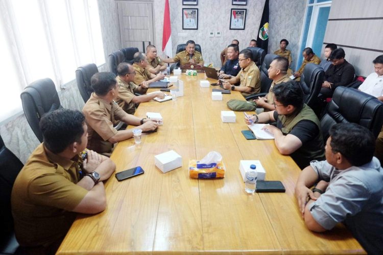 Sekda Budhi Hartoni Sambut Kunjungan Tim Penilai Adipura Provinsi Jambi dan Tim Pembina Pengelolaan Sampao KLH