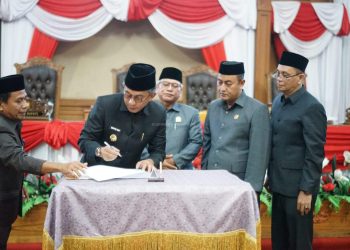 Wabup Junaidi H. Mahir Hadiri Paripurna DPRD Tentang Penyampaian 4 Ranperda Kabupaten Muaro Jambi